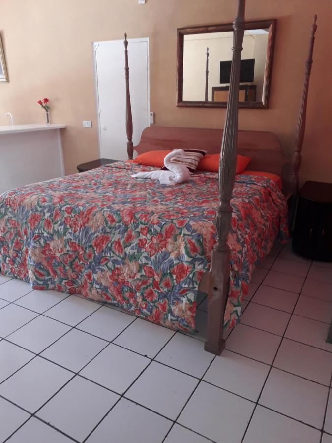 Bay Heights B&B Грос Айлет Екстериор снимка